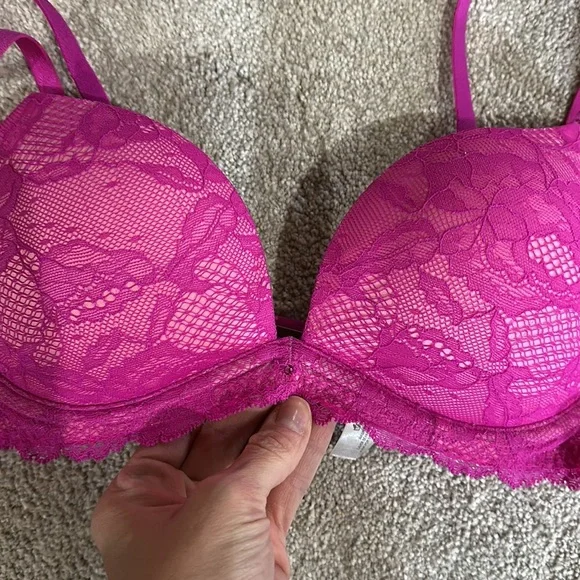 VICTORIA’s SECRET Bras 34B - Picture 2 of 6